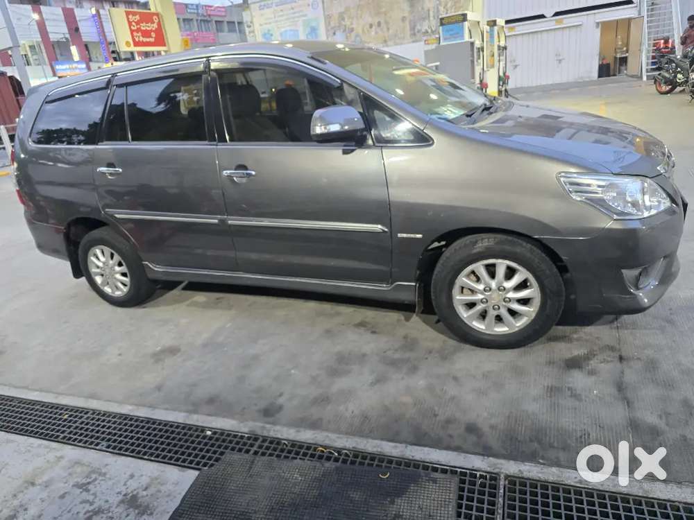 Toyota Innova 2013 V Varshan 2.5