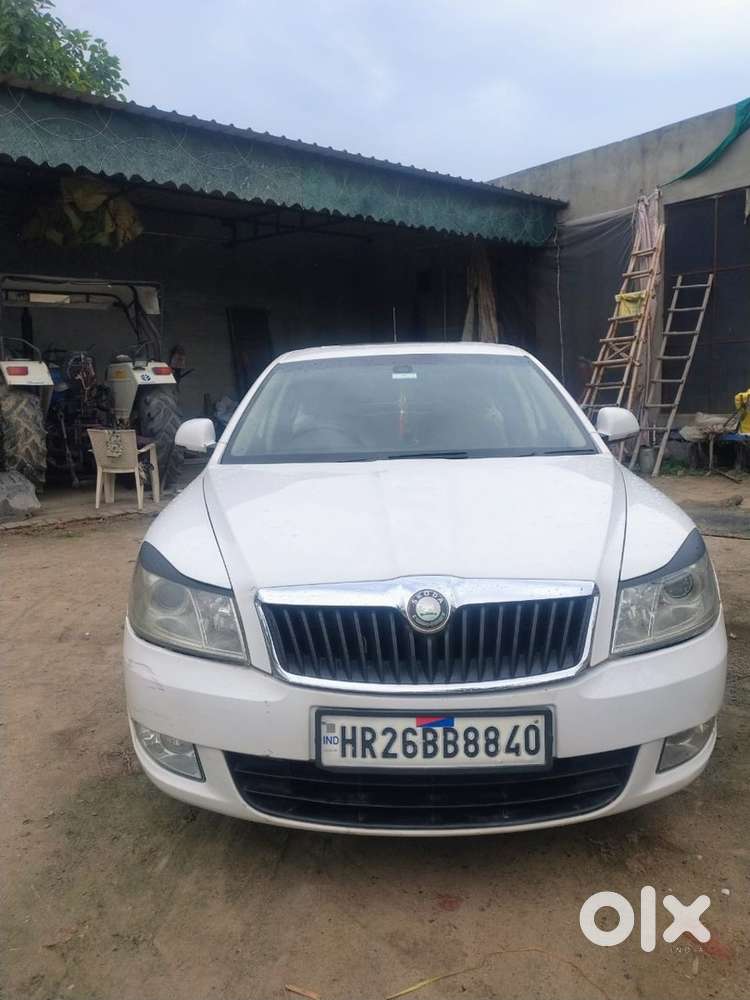 Skoda Laura Petrol 2010
