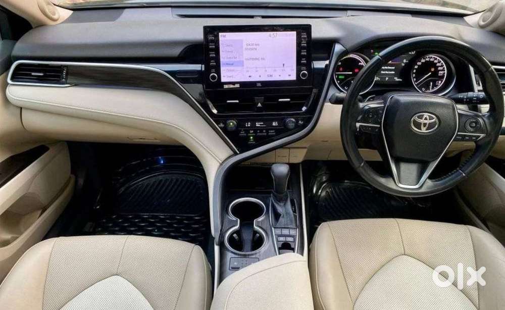 Toyota Camry Hybrid, 2022, Petrol