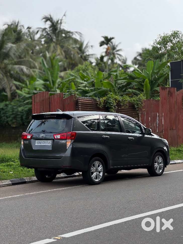 Toyota Innova Crysta 2.8 Z, 2016, Diesel