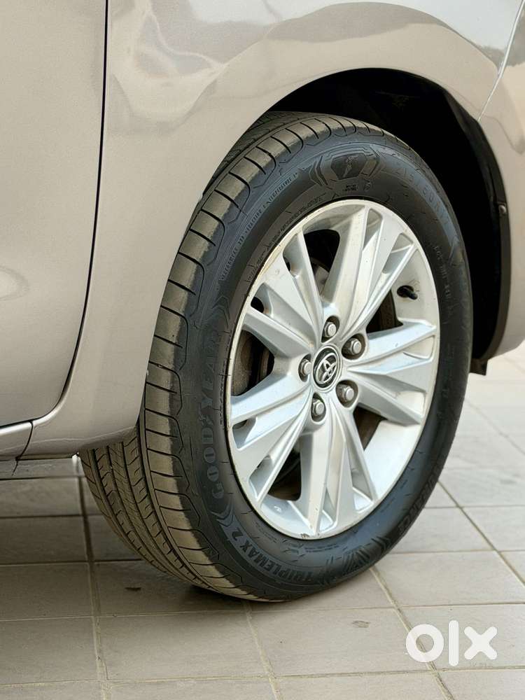 Toyota Innova Crysta 2.8z Automatic, 2016, Diesel