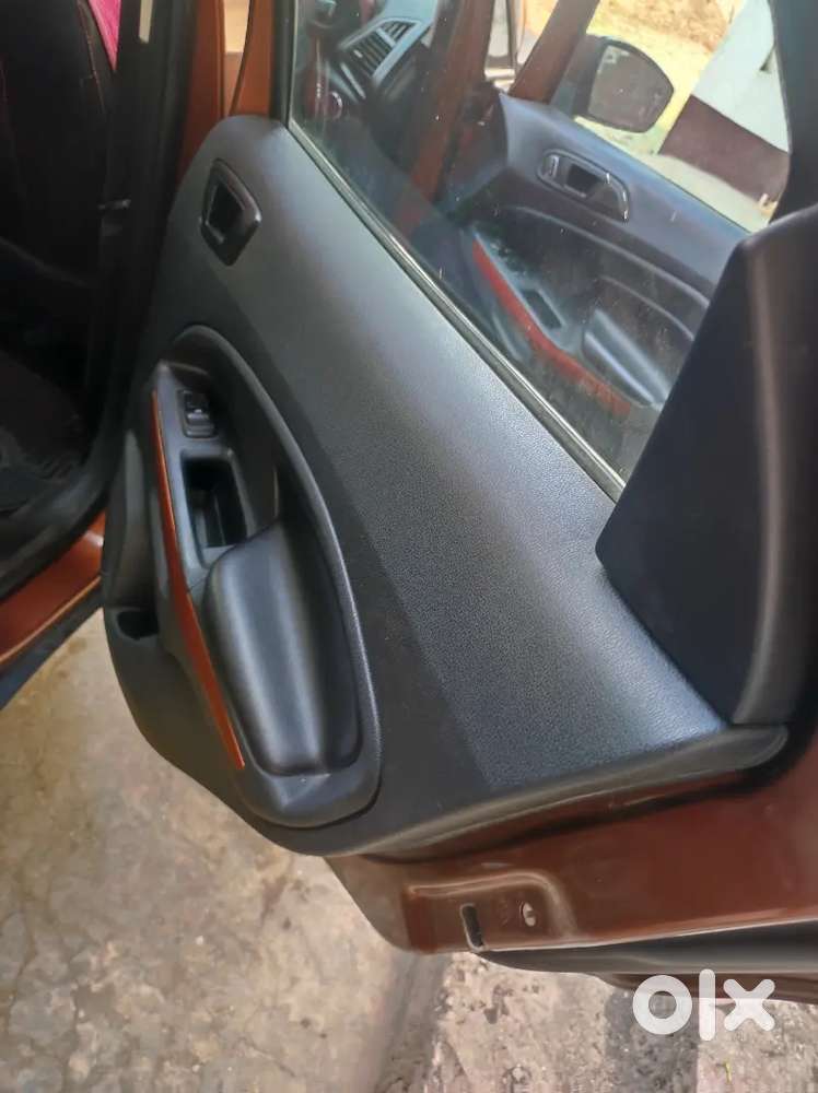 6 Airbag  Alloy Wheels Both Key