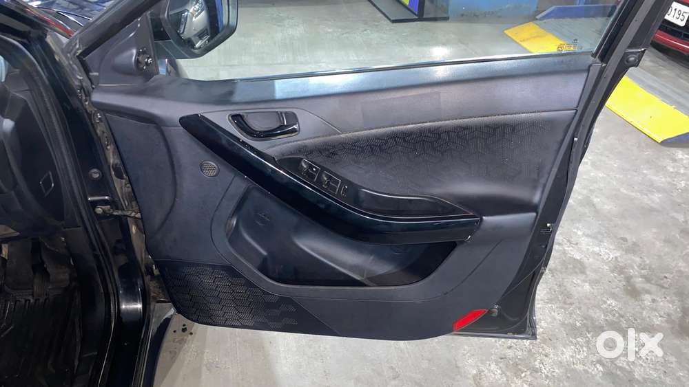 Tata Nexon 1.2 Revotron Xza Plus Luxs Red Dark Edition Amt, 2023, Pe..