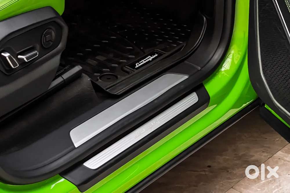 Lamborghini Urus, 2022, Petrol