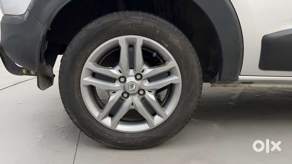 Renault Triber Rxz Easy-r Amt, 2024, Petrol