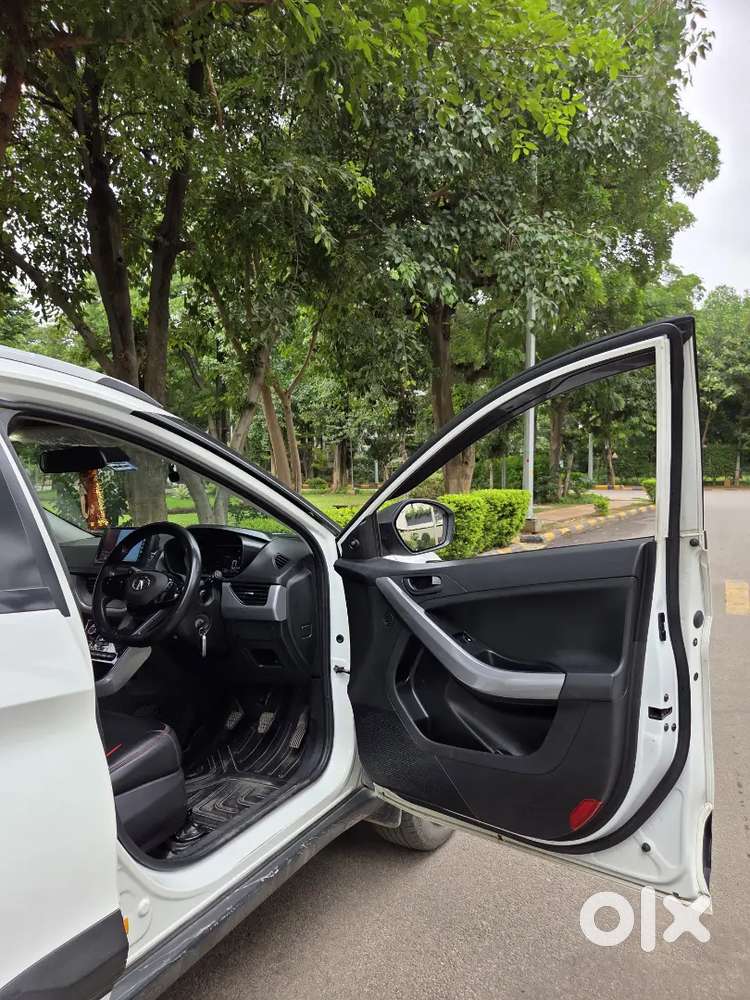 2023 Tata Nexon Xe Petrol Mt 1st Owner  41k Km Bs6 Ph2white