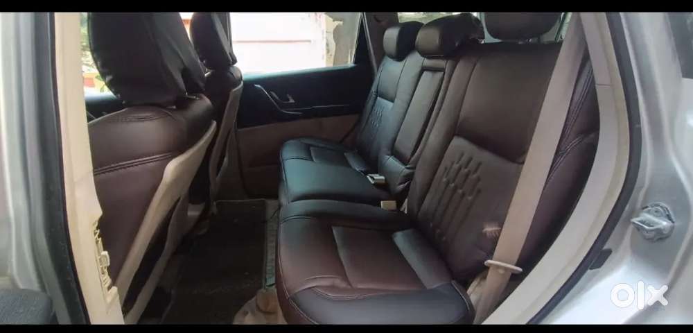 Xuv500 W10 Top Modal Automatic Transmission Sunroof