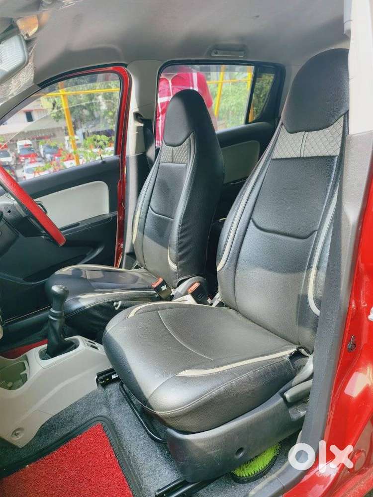 Mahindra Marazzo M2, 2019