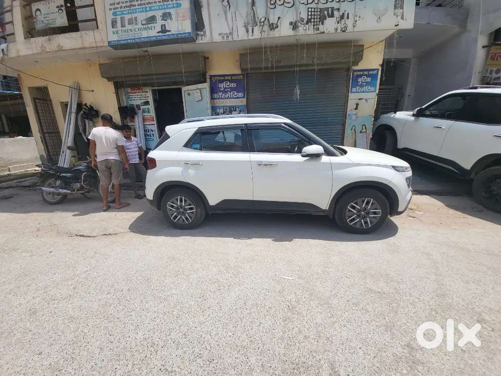 Hyundai Venue 2021 Diesel Well Maintained