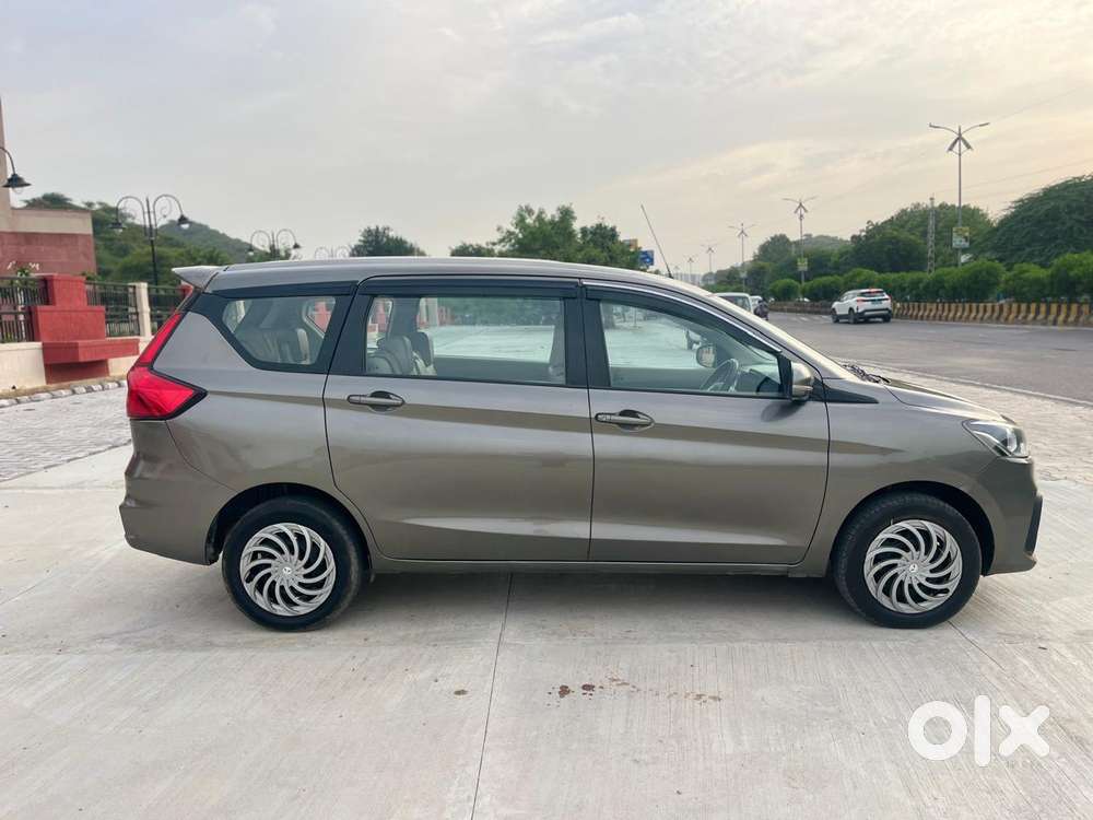 Maruti Suzuki Ertiga 1.5 Vxi, 2022, Petrol