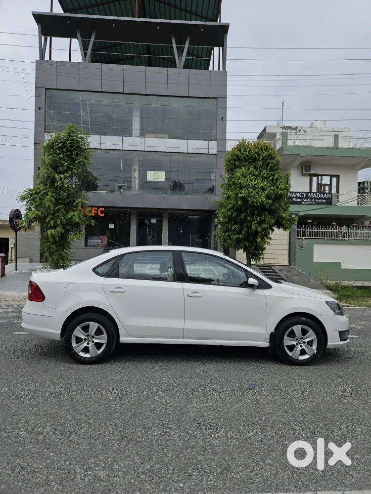 Skoda Rapid 1.0 Rider Plus Tsi At, 2018, Petrol