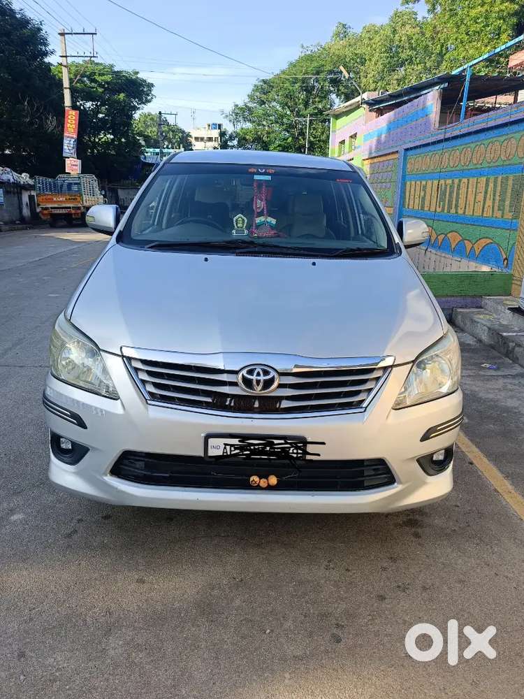 Toyota Innova Diesel 7 Str 2013