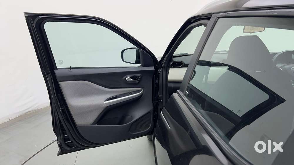 Nissan Magnite 1.0 Xv, 2022, Petrol