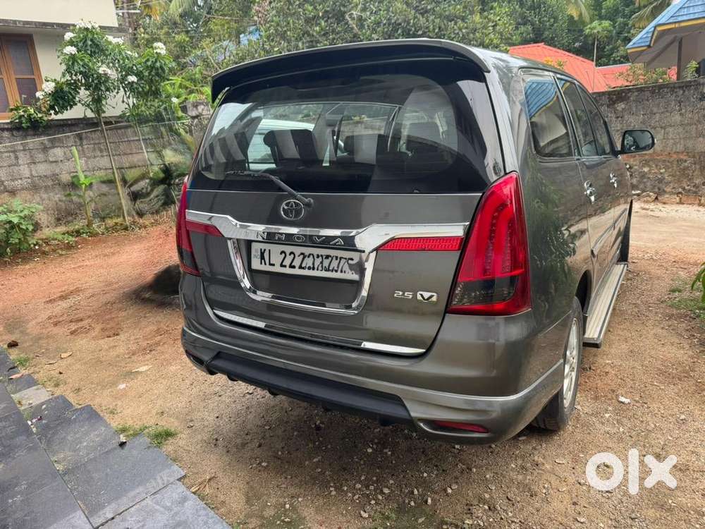 2013 Innova V For Sale