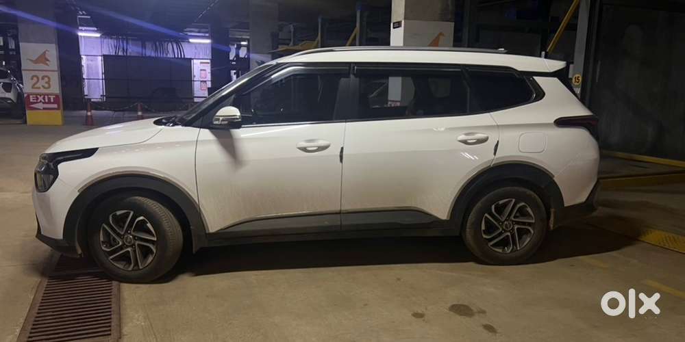 Kia Carens Prestige Plus  2022 Model  Diesel  Doctor-owned