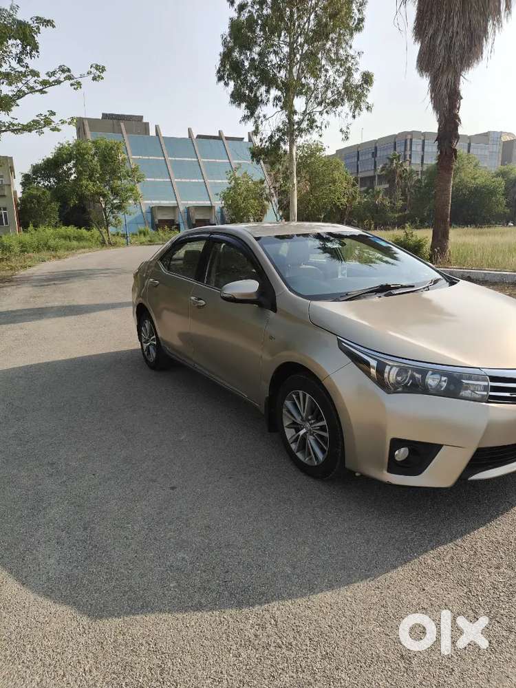 Toyota Corolla Altis 2015
