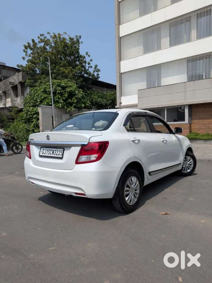 Maruti Suzuki Dzire 1.2 Vxi, 2023, Petrol