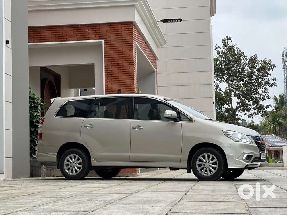 Toyota Innova 2.5 V 2013