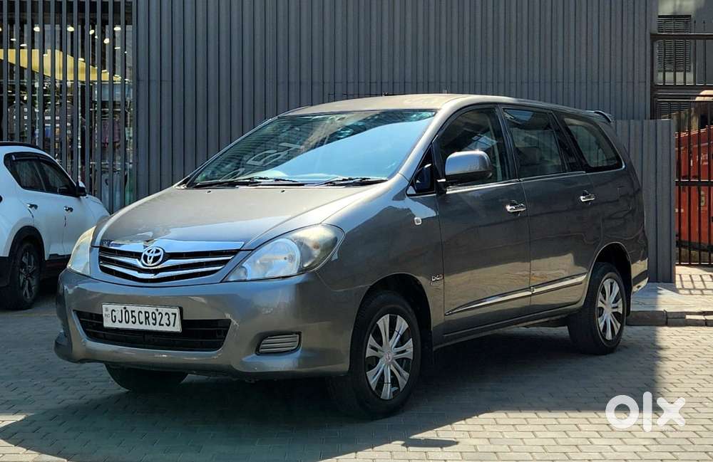 Toyota Innova 2.5 G (diesel) 8 Seater, 2011, Diesel