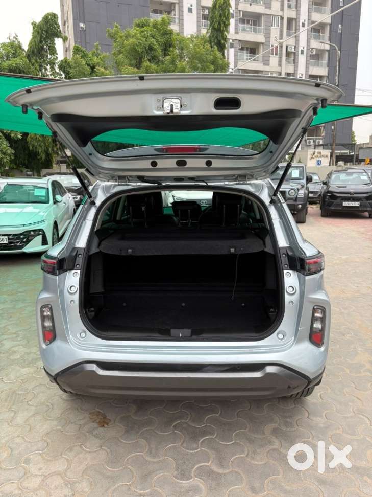 Maruti Suzuki Grand Vitara 1.5 Alpha Smart Hybrid At, 2022, Petrol