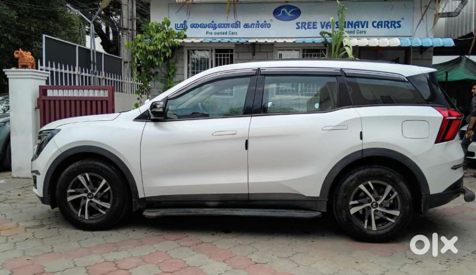 Mahindra Xuv700 2.0 Ax 5 Petrol Mt 7 Str, 2022, Petrol