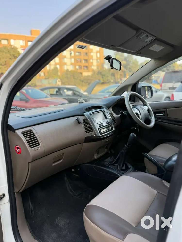 Toyota Innova 2.5 V 2015