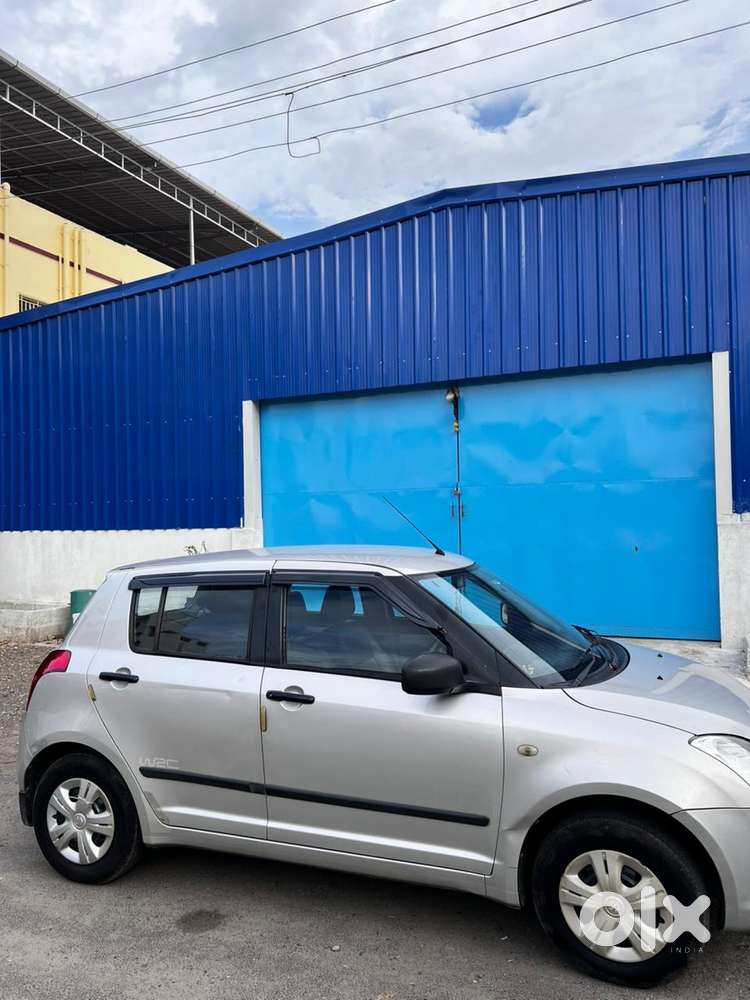 Maruti Suzuki Swift Vxi, 2011, Petrol