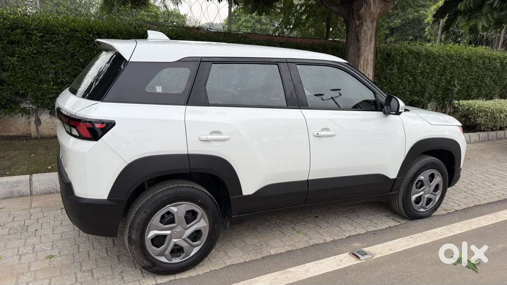 Maruti Suzuki Brezza 1.5 Vxi Smart Hybrid, 2025, Petrol