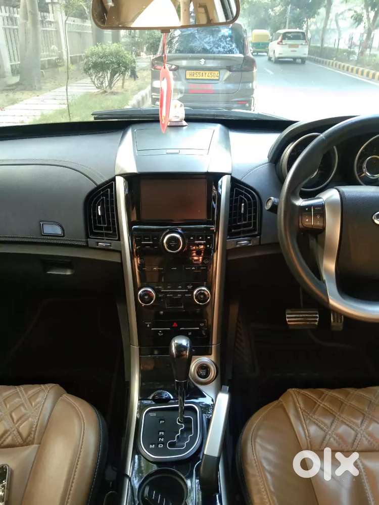 Mahindra Xuv500 2.2 At 2019