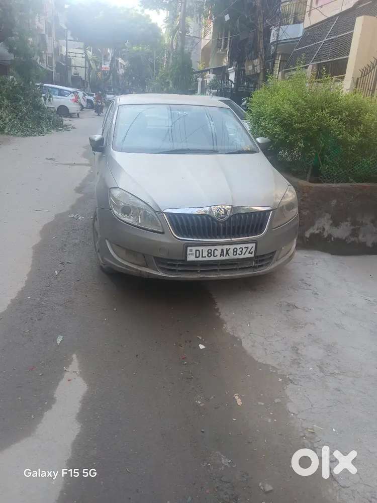 Skoda Rapid 1.6 Ambition 2015