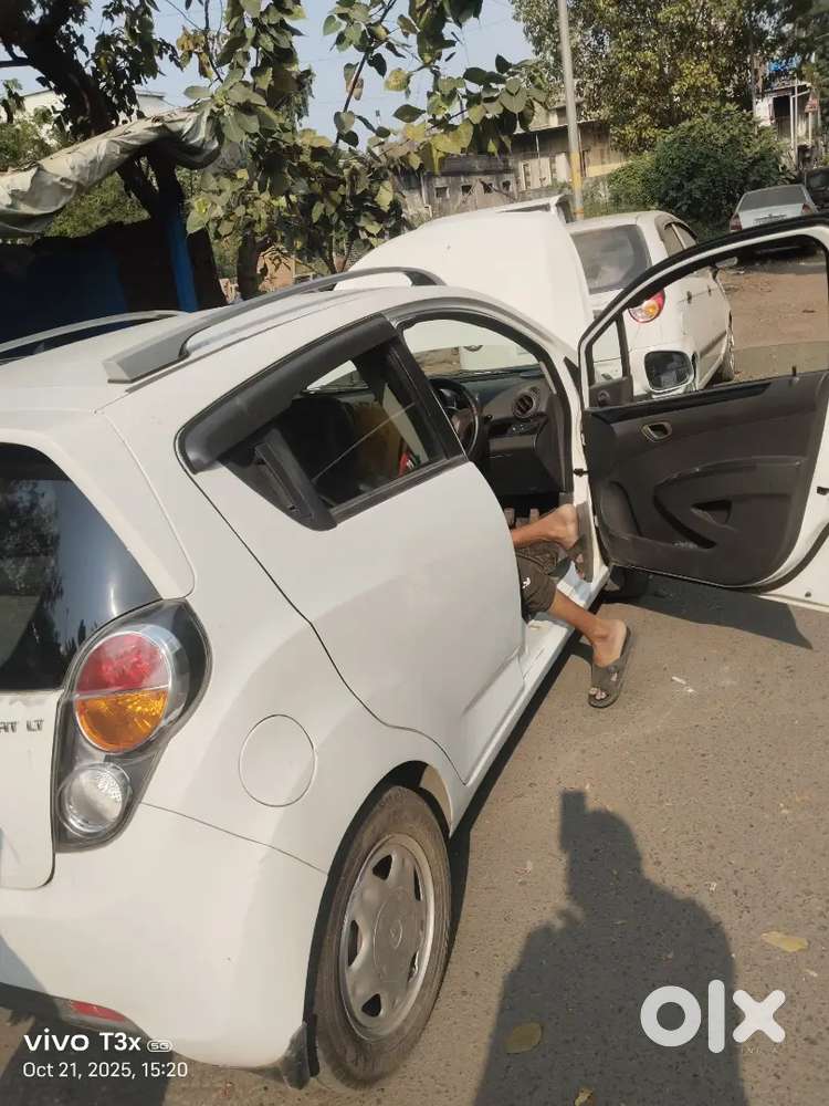 Chevrolet Beat 2011 Cng & Hybrids 98000 Km Driven Parsing 2031