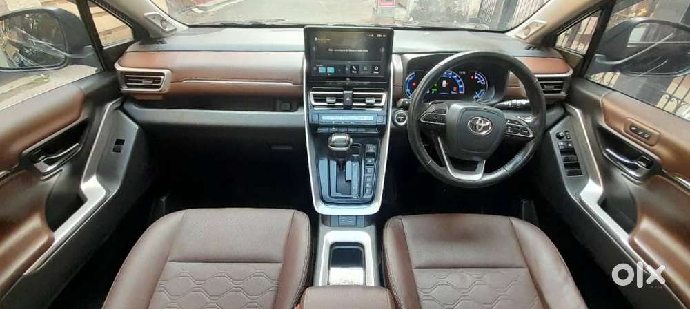 Toyota Innova Hycross 2.0 Zx Hybrid 7 Str, 2023, Petrol