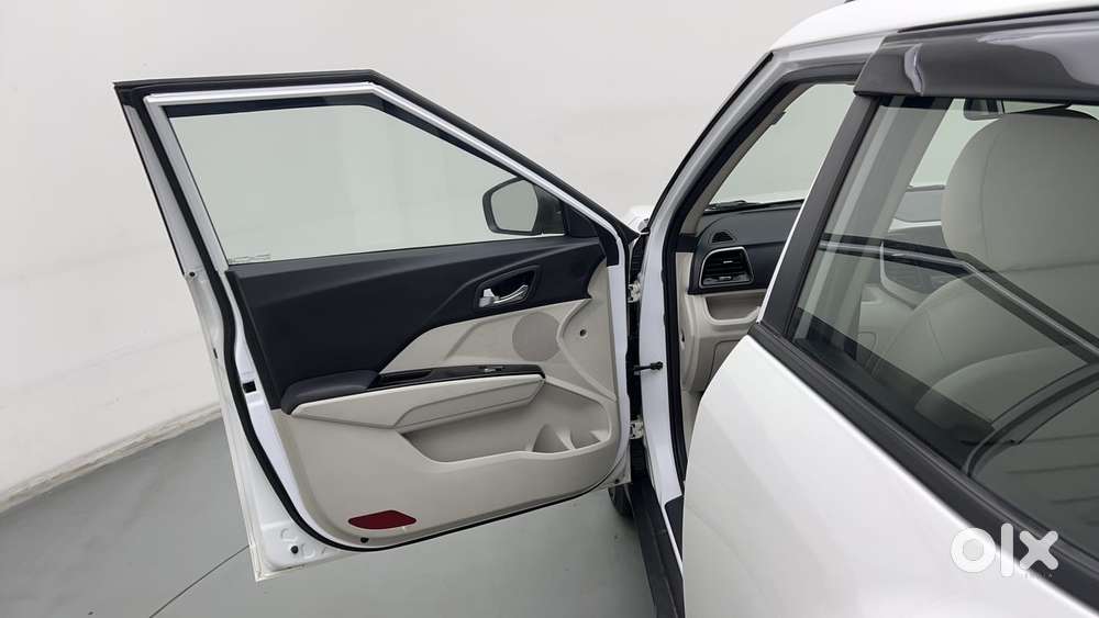 Mahindra Xuv300 W8 Option, 2024, Petrol