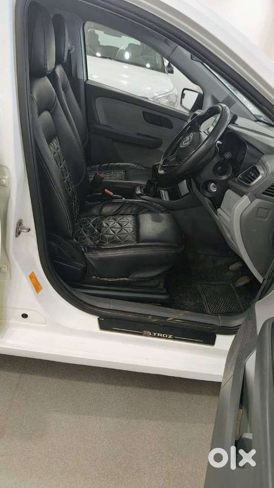 Tata Altroz 1.2 Xe, 2020, Petrol
