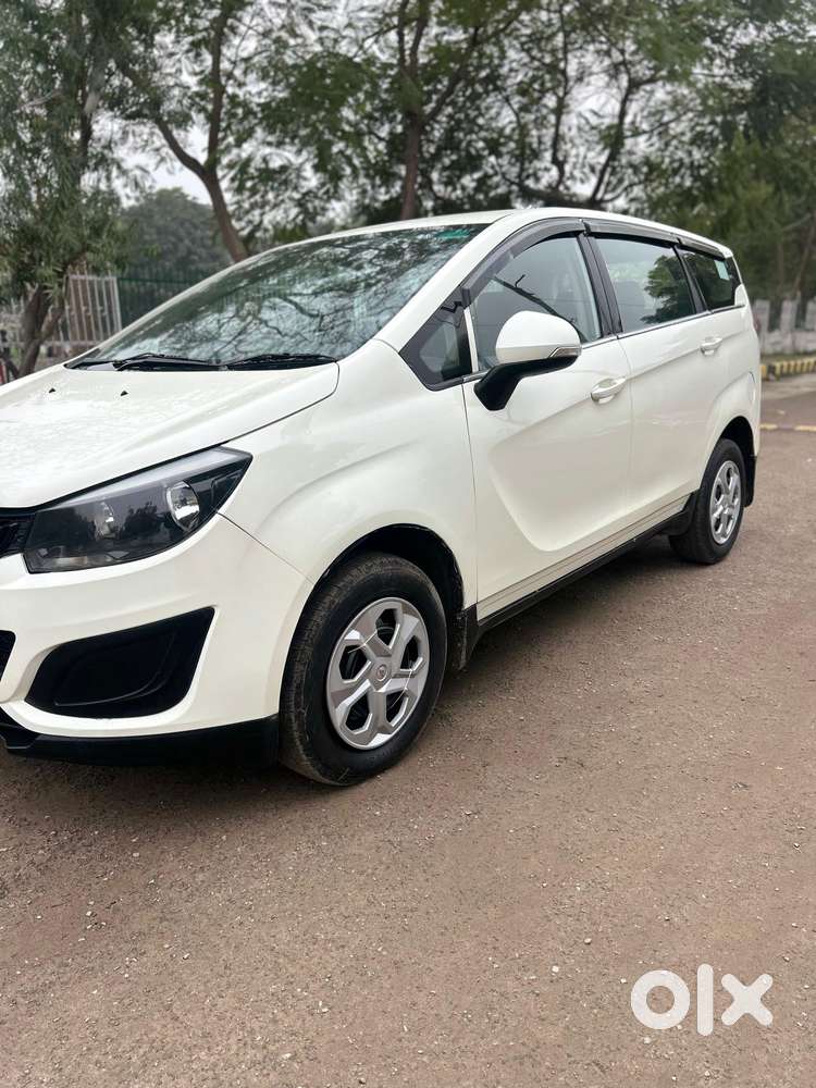 Mahindra Marazzo M2, 2018, Diesel
