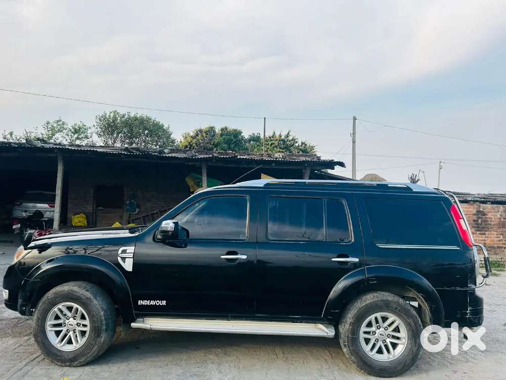 Ford Endeavour 2012