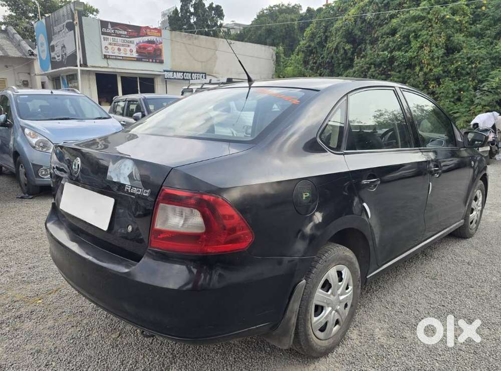 Skoda Rapid 1.6 Mpi At Ambition Plus, 2011, Petrol