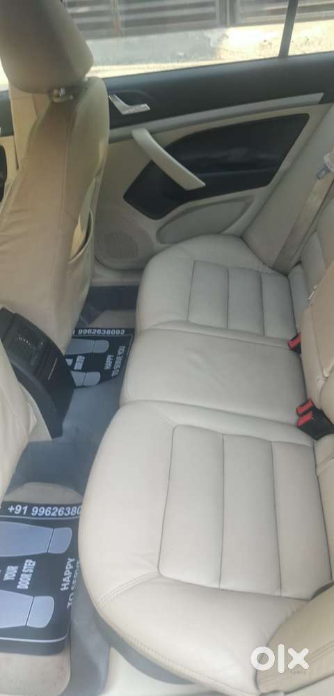 Skoda Laura 1.8 Tsi Ambiente, 2011, Petrol