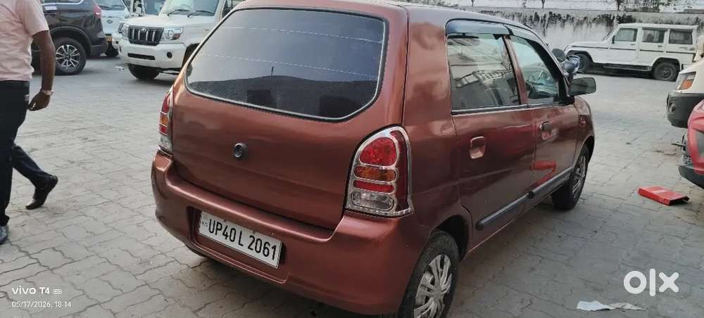 गाड़ी में कोई काम नहीं है।