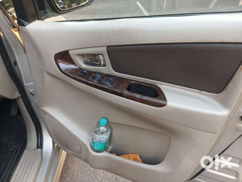 Toyota Innova 2.5 V 8 Str, 2014, Diesel