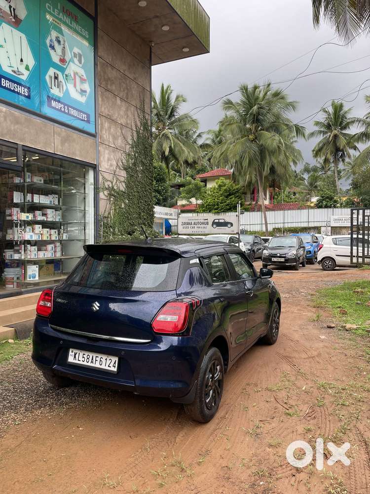 Maruti Suzuki Swift Vxi, 2022, Petrol
