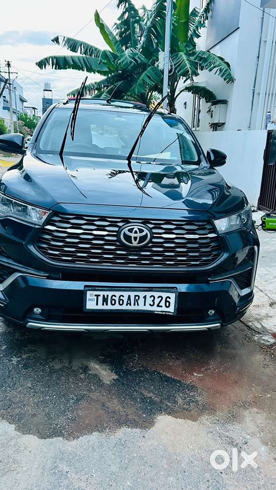 Toyota Innova Hycross Petrol 2024