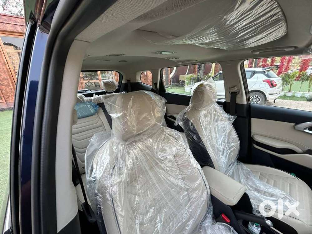 Kia Carens Luxury (o)1.5 Diesel At 7 Str, 2024, Diesel