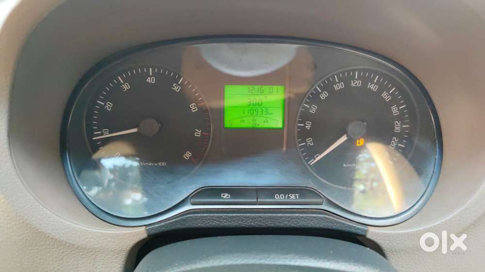Skoda Rapid 1.6 Mpi At Ambition Plus, 2013, Petrol