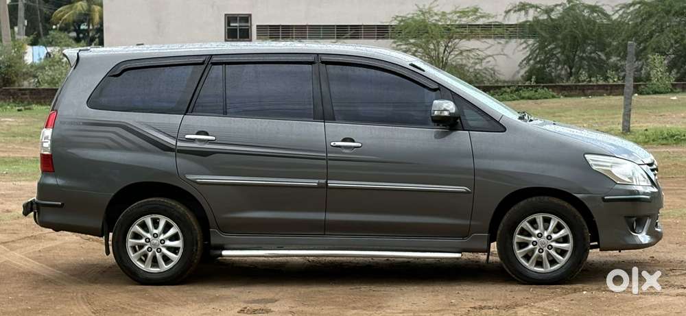 Toyota Innova 2.5 V 8 Str, 2013, Diesel