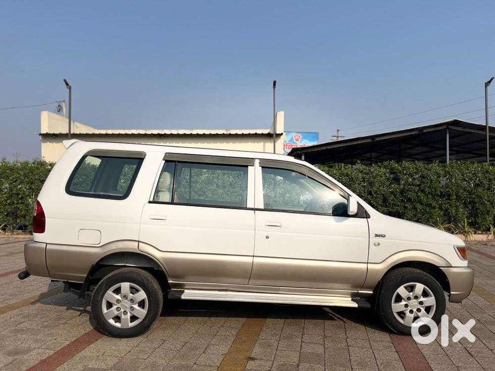 Chevrolet Tavera Lt 9 Seater, 2017, Diesel