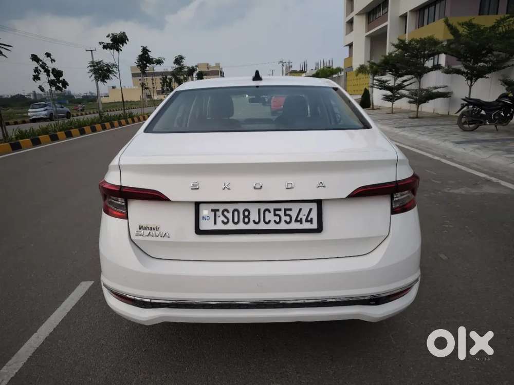 Skoda Slavia Ambition 1.0l Tsi At, 2022, Petrol