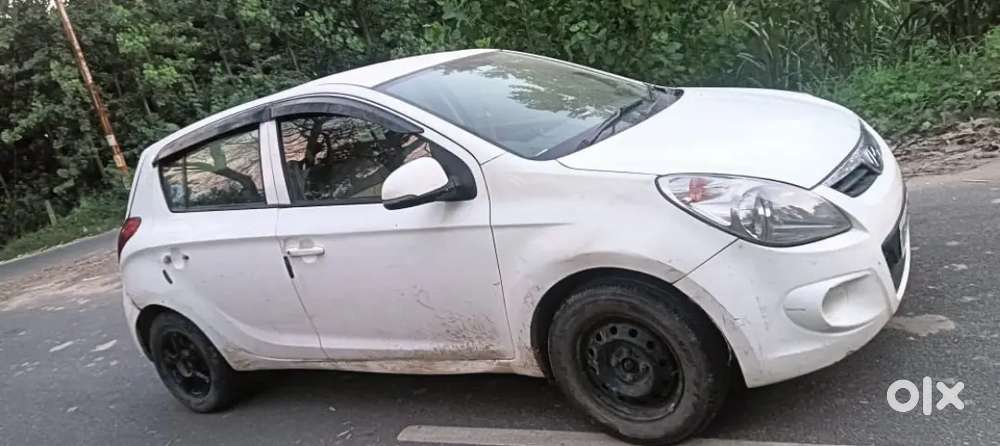 Hyundai I20 [2011] ओमनी