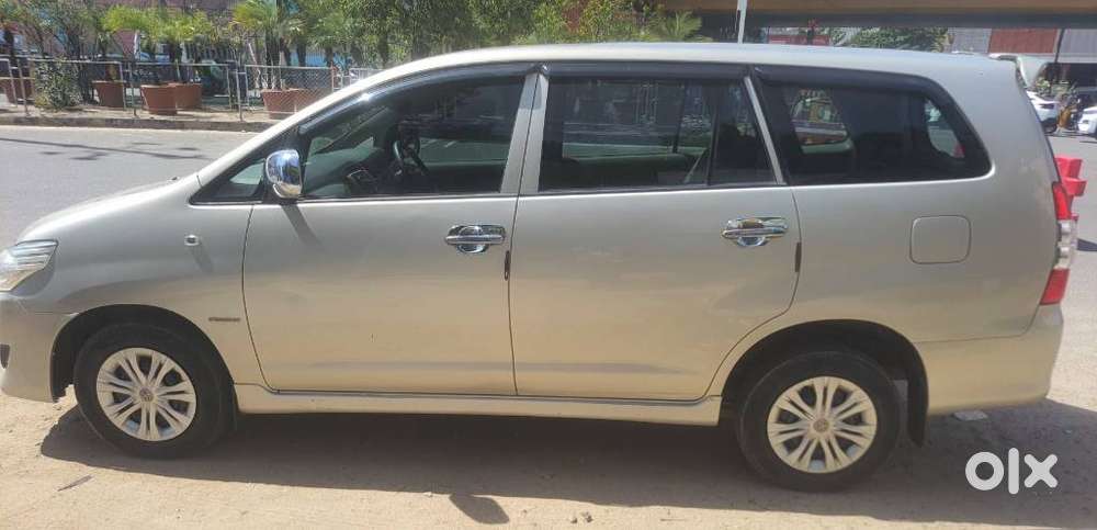 Toyota Innova 2.5 G (diesel) 8 Seater, 2012, Diesel