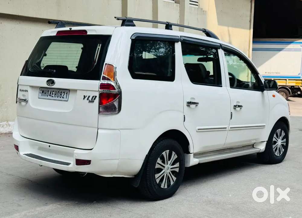 Mahindra Xlro Pearl White